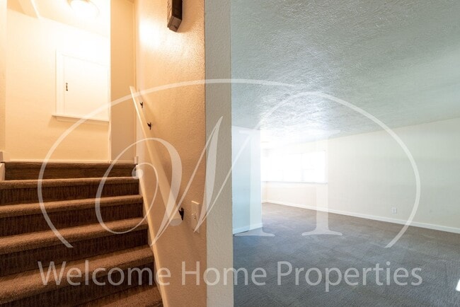 Building Photo - Remodeled Single-Family Home Close to Whitman College