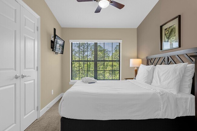 Building Photo - Luxury Resort Townhome Now for Lease