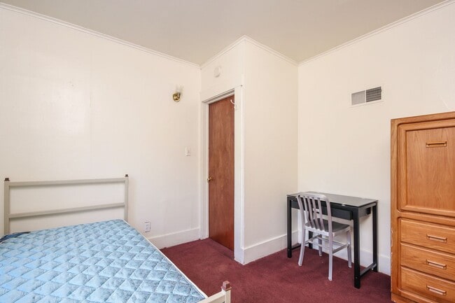 Building Photo - Guaranteed Lease - Sign Today!