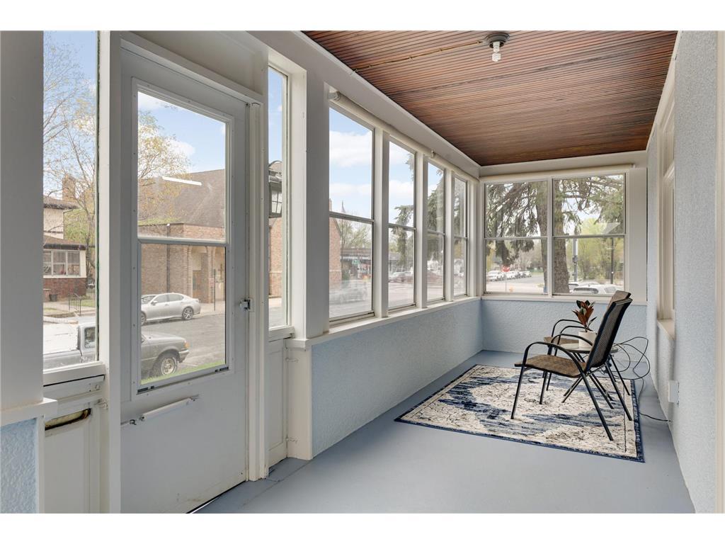 Building Photo - 144 8th Ave S