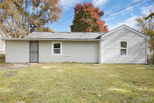 Building Photo - 9845 Dennis Dr