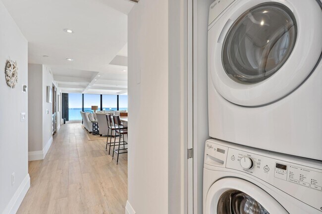 Building Photo - 100 S Beach Rd