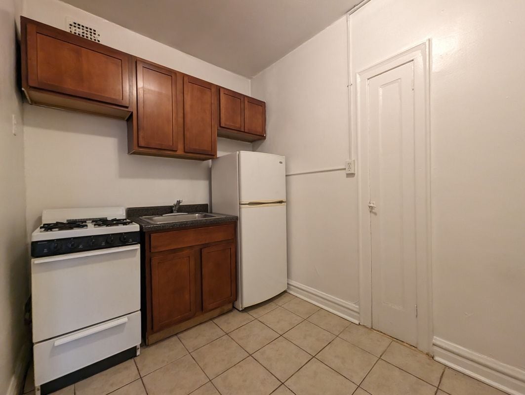 Building Photo - 4829 N Damen Ave