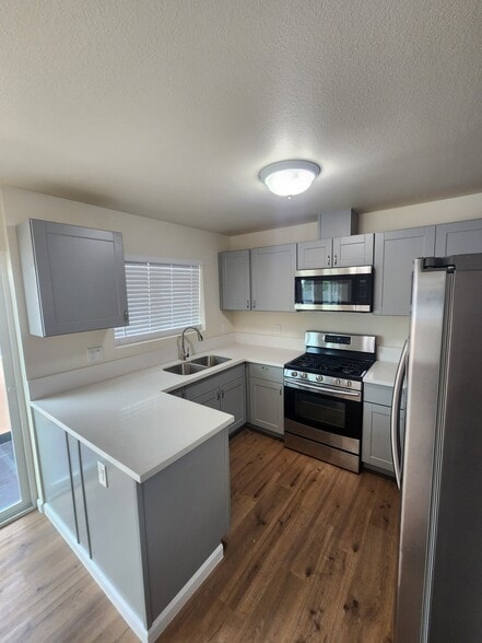 Primary Photo - 5501 W 119th St