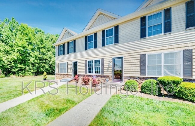 Primary Photo - 136 Old Tavern Cir