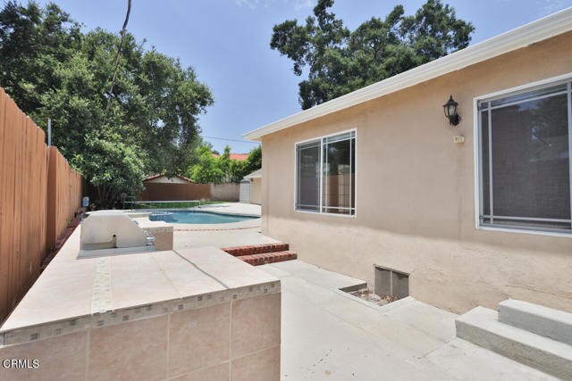 Building Photo - 4841 Crown Ave