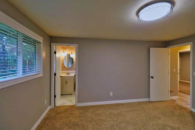 Master room - 13408 SE 20th St