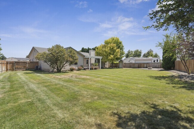 Building Photo - 7483 E Nottingham Ln