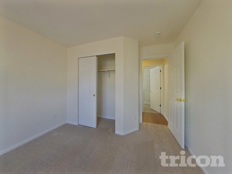 Building Photo - 1129 S Duquesne Cir