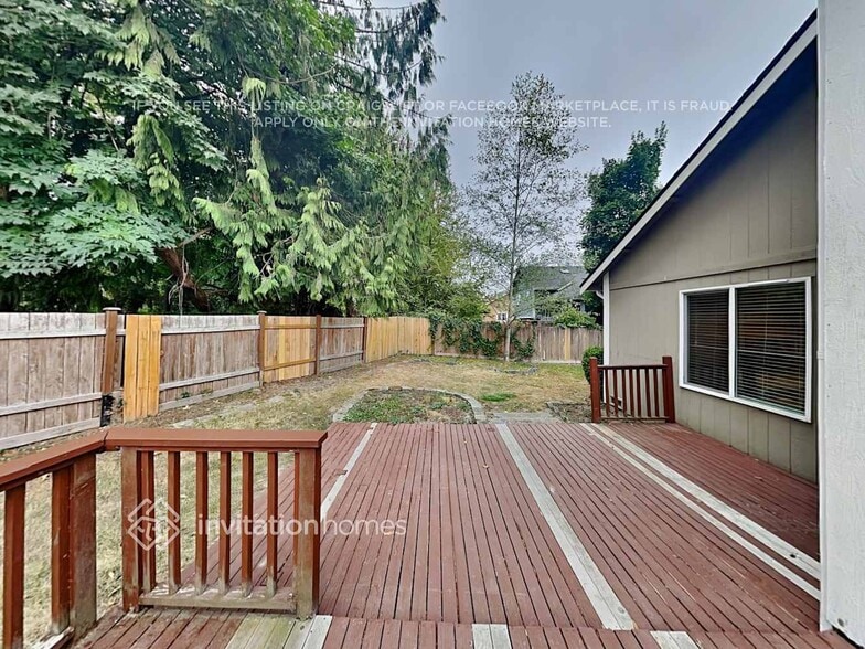 Building Photo - 209 83rd Dr SE