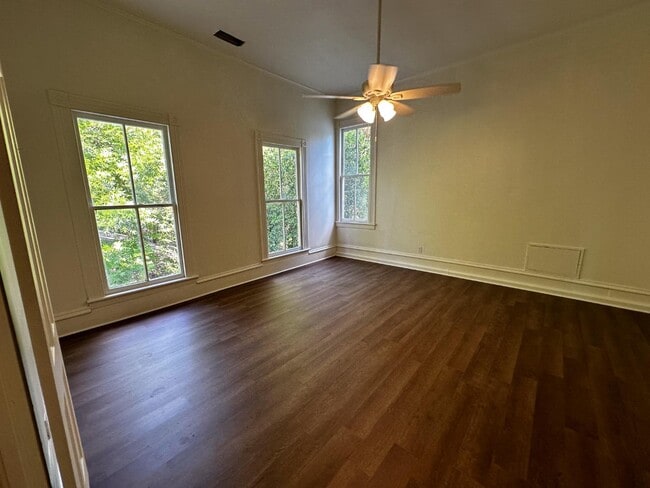 Building Photo - 210 E Ogeechee St