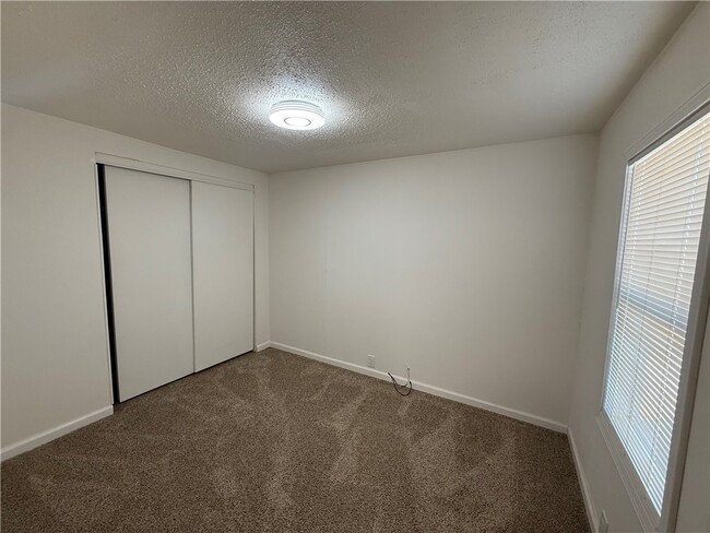 Building Photo - 4149 Eagle Dr