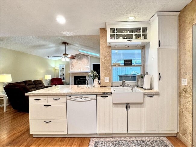 Building Photo - 1135 Colony Arms Dr