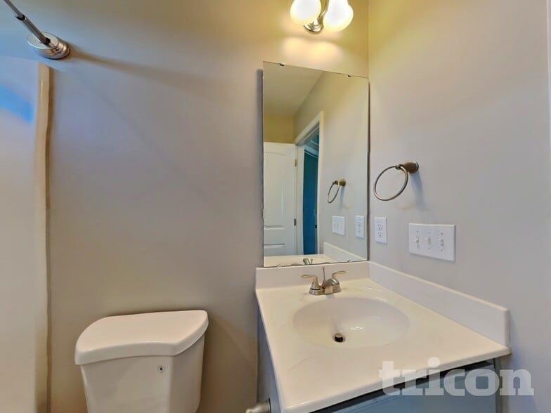 Building Photo - 15 Coswell Ct