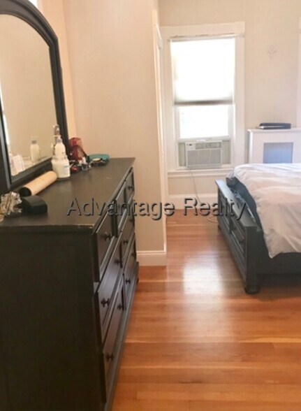 Building Photo - 15 Jaques St