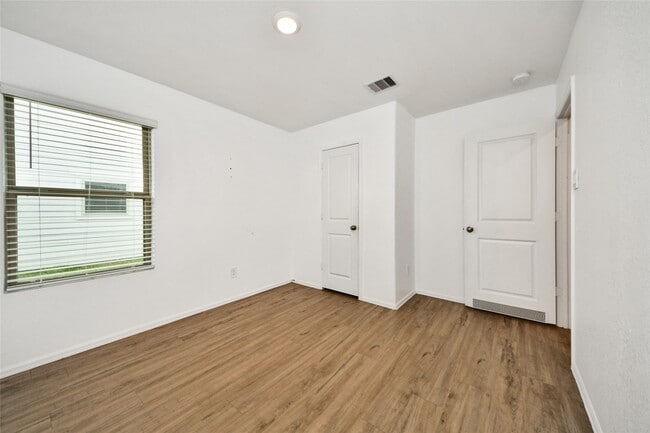 Building Photo - 18915 Sorento Bay Ln