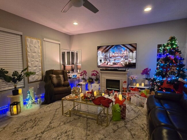 Building Photo - 6885 Charlestown Ln