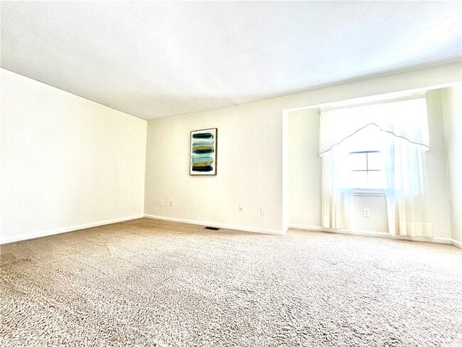 Building Photo - 35 Camberley Pl