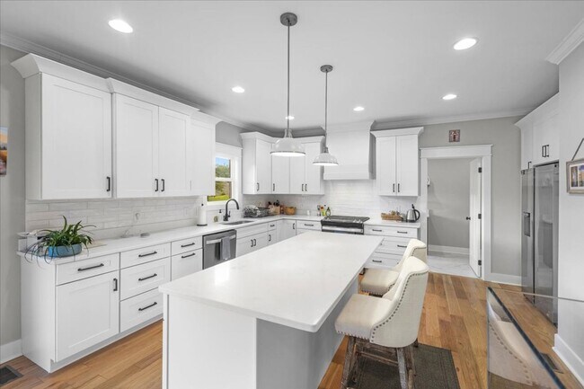 Building Photo - Beautiful Home for Rent in Chestnut Cove