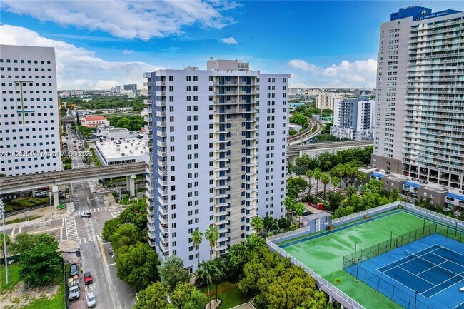 Primary Photo - 850 N Miami Ave