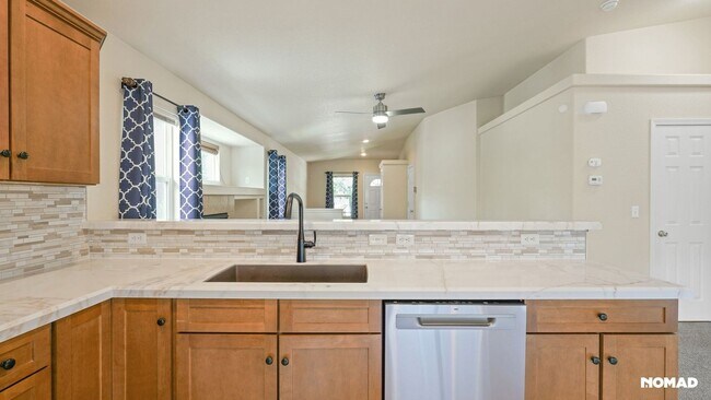Building Photo - Charming 3BR Townhome in Colorado Springs