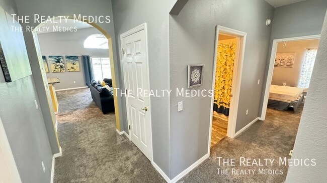 Building Photo - 4802 Cumbrian Lakes Dr