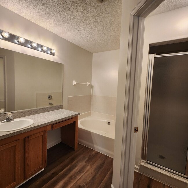 Building Photo - 3/2 Single Family