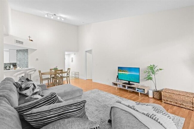 Building Photo - 8851 Wiles Rd