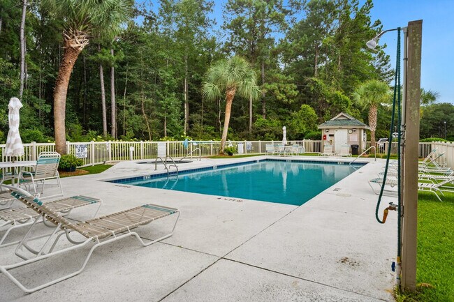 Building Photo - 598 Blue Stem Dr