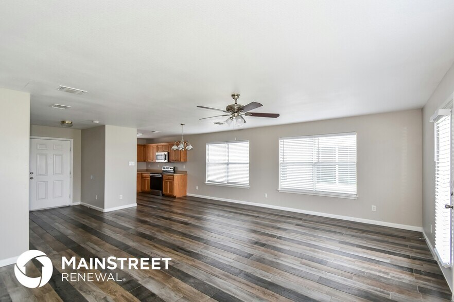 Building Photo - 10 4th St W