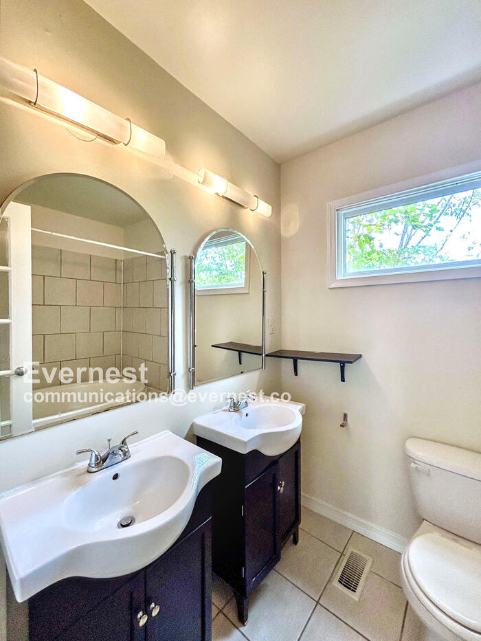 Building Photo - 1402 Ashley St