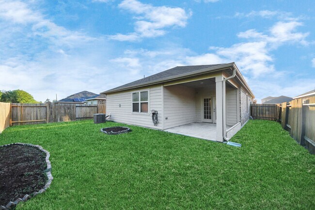 Building Photo - 9526 Opal Gates Dr