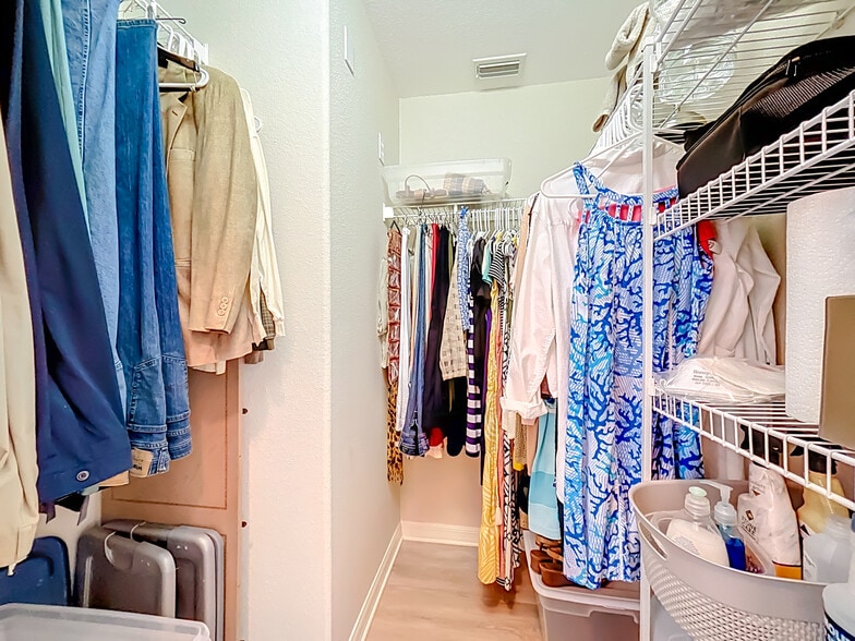 Building Photo - 960 Cooper St