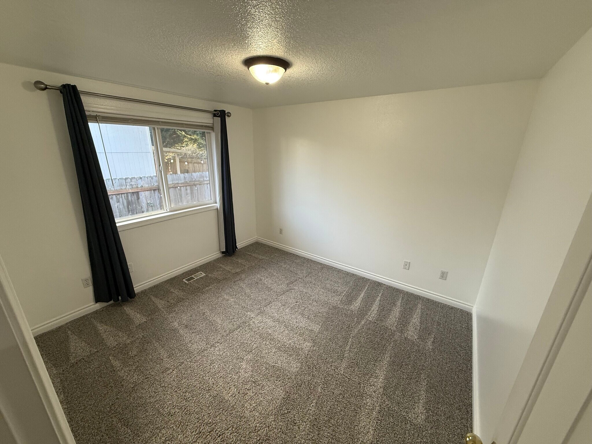 Building Photo - 13001 NE 89th St