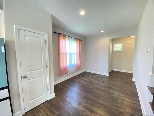 Building Photo - 5944 Rosser Pittman Rd