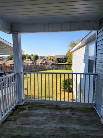 Building Photo - 870 Marina Dr