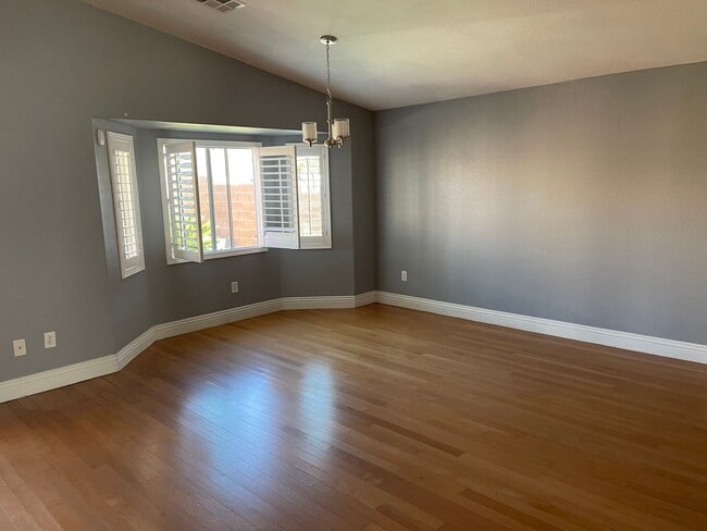 Building Photo - Stunning Single-Story Home with Spa in Gated Community!