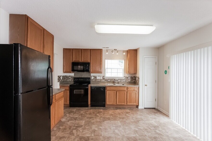 Building Photo - 7945 Bristle Ln