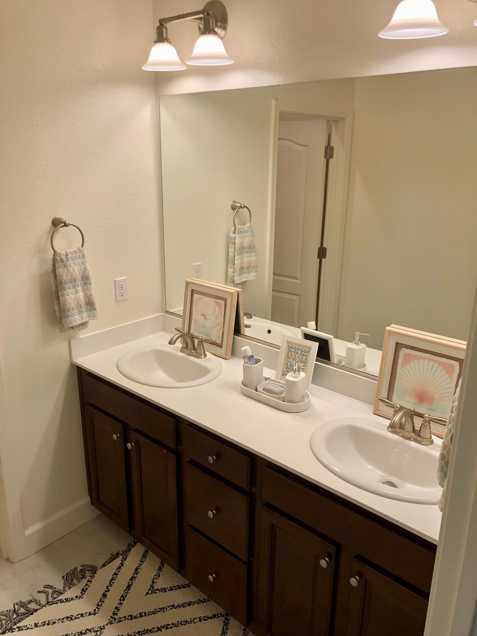 Building Photo - 9737 Quartette Dr