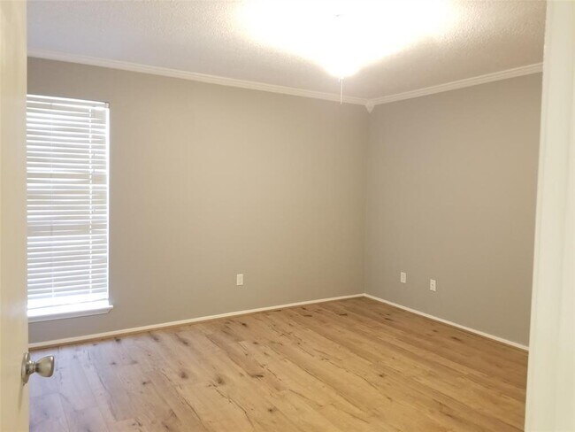 Building Photo - 7950 N Stadium Dr