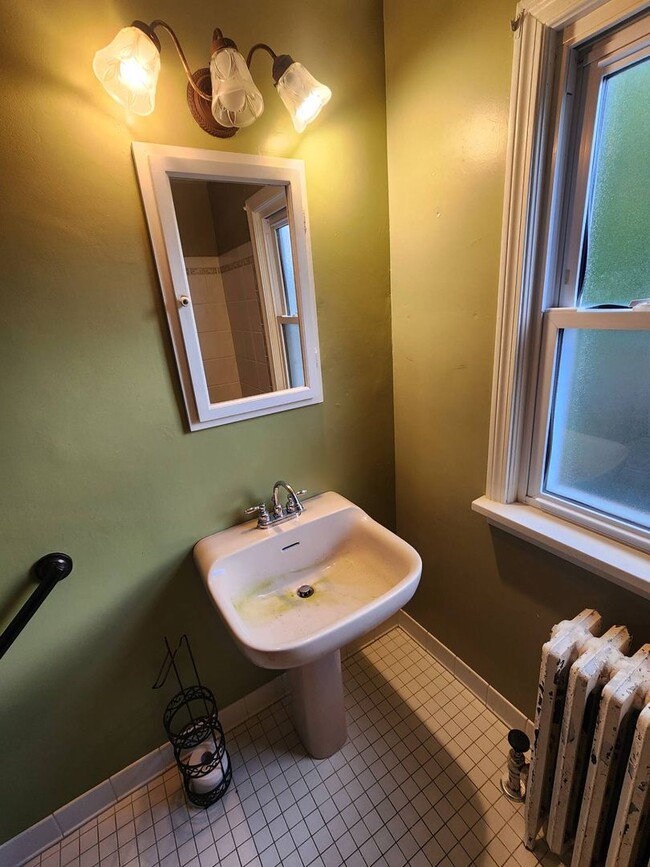 Building Photo - A Place You’ll Love to Call Home – Gorgeous 4-Bedroom Property!