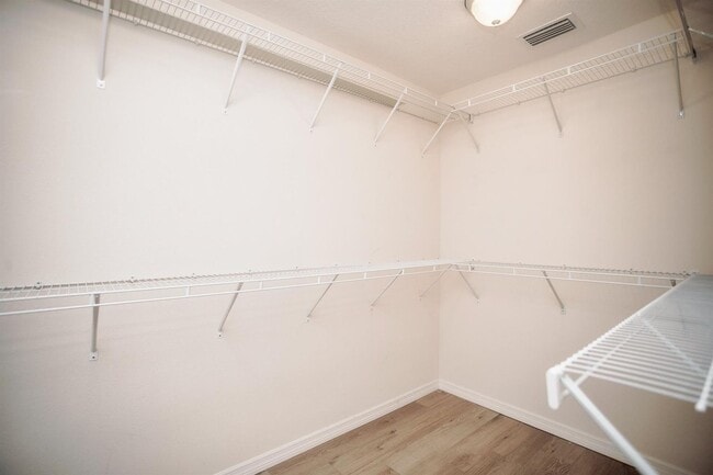 Building Photo - Fully Furnished 3/2 in beautiful Villages Community