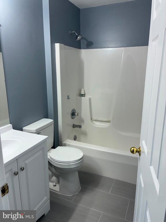 Building Photo - 746 Villager Cir