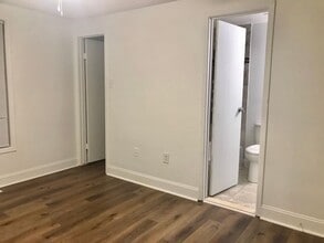 Building Photo - Gorgeous 3 Bedroom Townhouse in King George