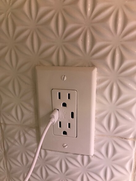 USB ports for your convenience! - 7350 N Pima Rd