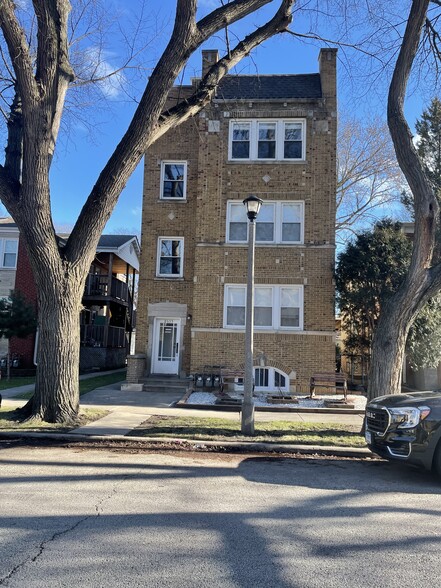 Front of building - 8635 Trumbull Ave