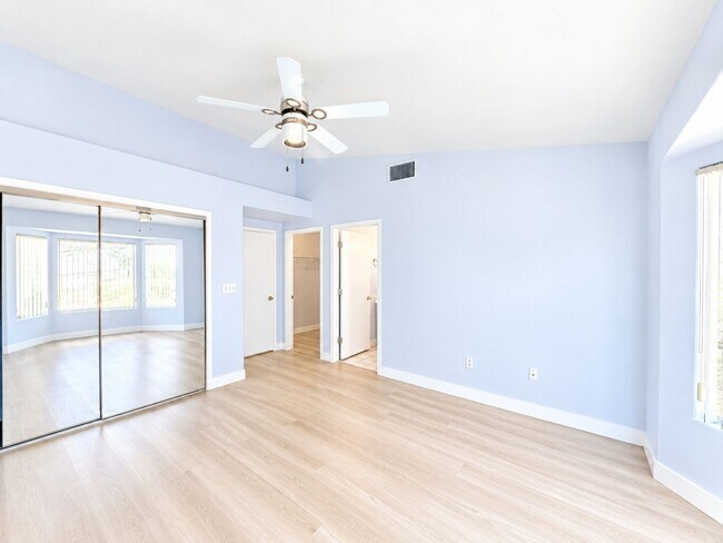 Building Photo - 10924 Button Willow Dr