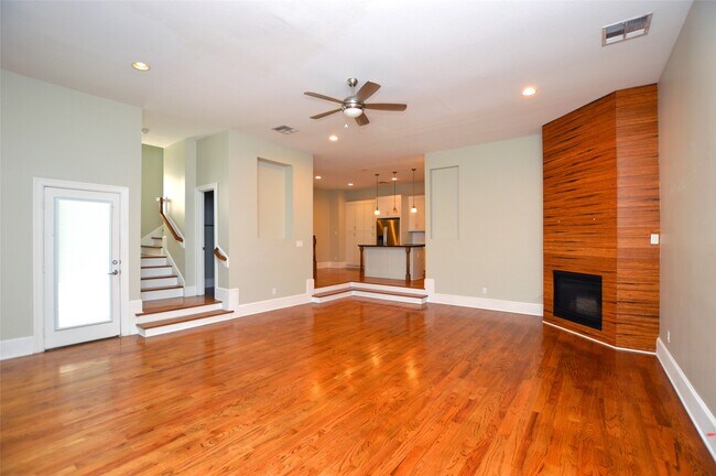 Building Photo - 1538 W 23rd St