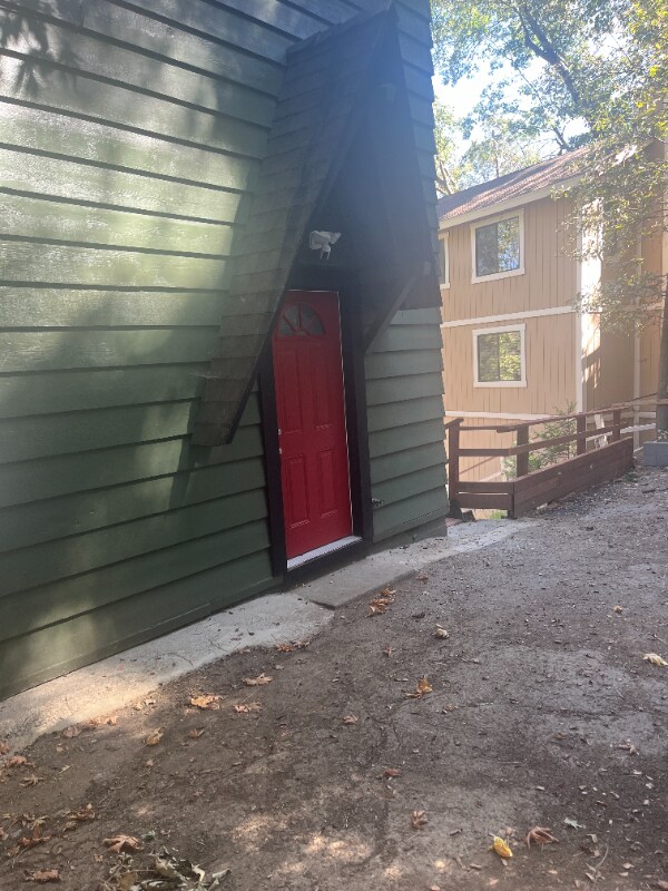 Building Photo - 675 E Victoria Ct