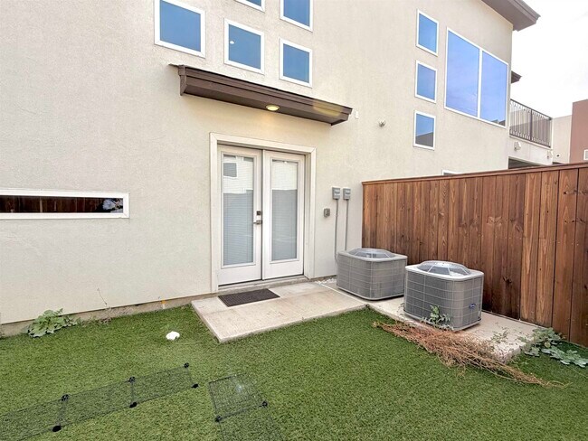 Building Photo - 9653 McPherson Rd